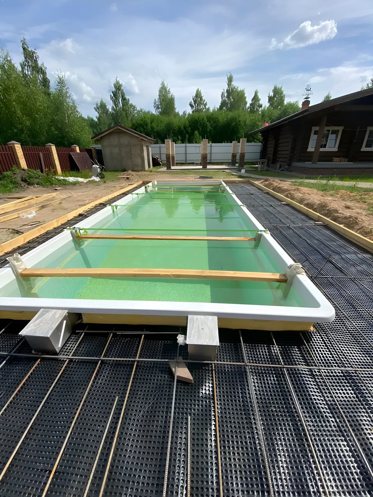 Laguna 9 — вечернее освещение в Старом Осколе